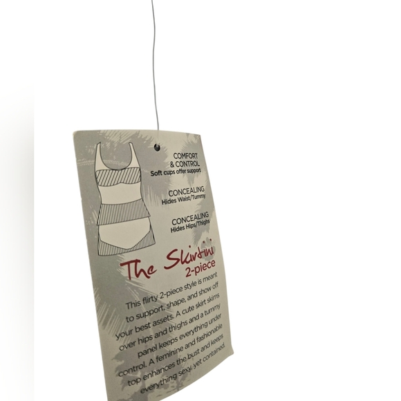 NWT Avenue Swim Black Top with Studded Design Size 18 - Picture 2 of 8